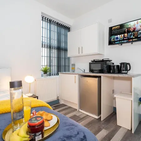 Sky Rooms One Bedroom Modern Studio Apartment 1 Birmingham Exterior photo